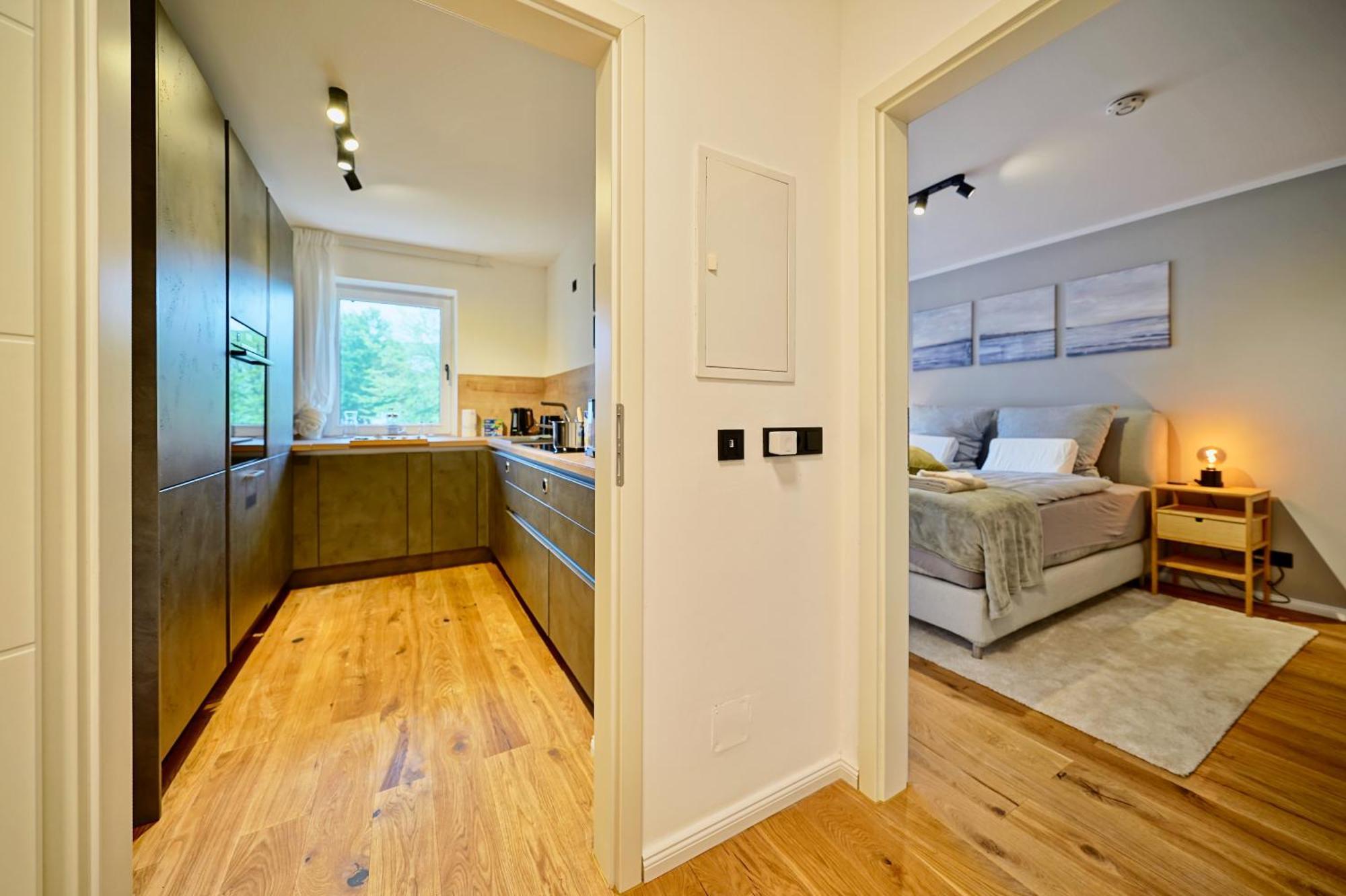 Edler Wohnraum Luxurioeses Apartment Mit Balkon, Boxspringbett, Kaffeevollautomat, Lift & Parkplatz Chemnitz Exterior photo
